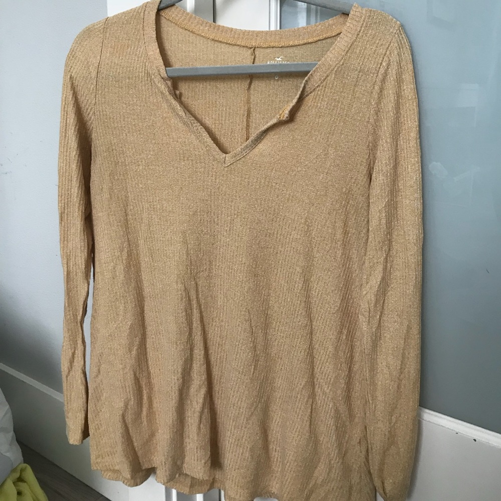 Hollister lightweight gold sweater. V-neck